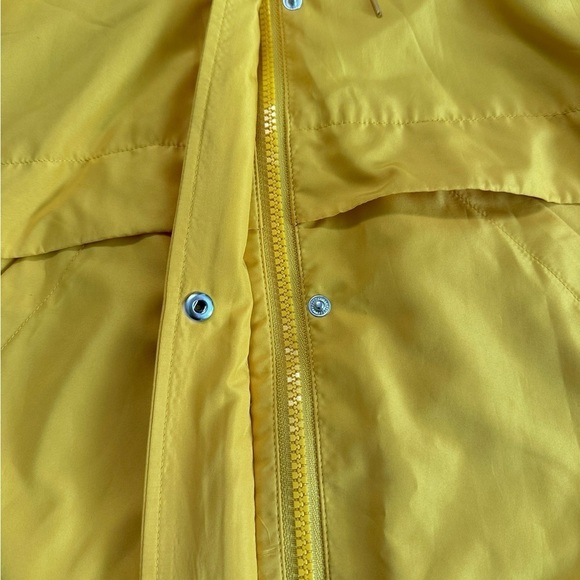 Divided H&M Yellow Lightweight Hoodie Windbreaker Jacket Size Small - Picture 14 of 17